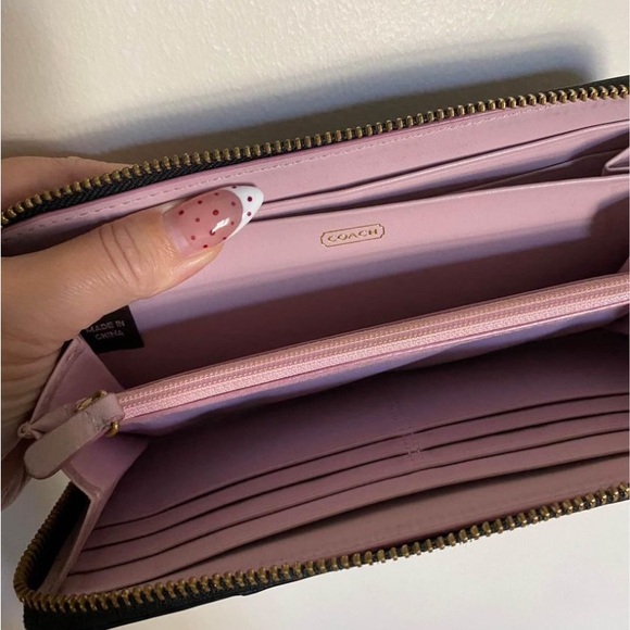 COACH *MADISON* COLLECTION!! - Picture 5 of 6